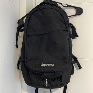 SUPREME- LOGO PATCH BACKPACK.